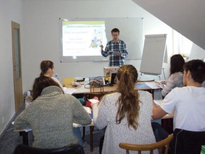 Zbierka na vzdelávanie pracovníkov s deťmi